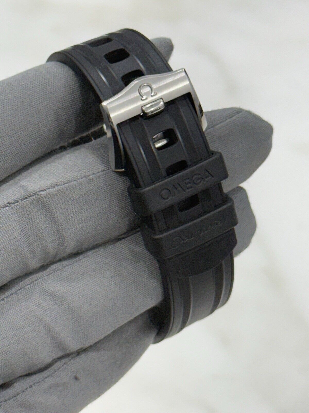 2021 Omega Seamaster Diver Steel White Dial Auto 42mm Watch 210.32.42.20.04.001