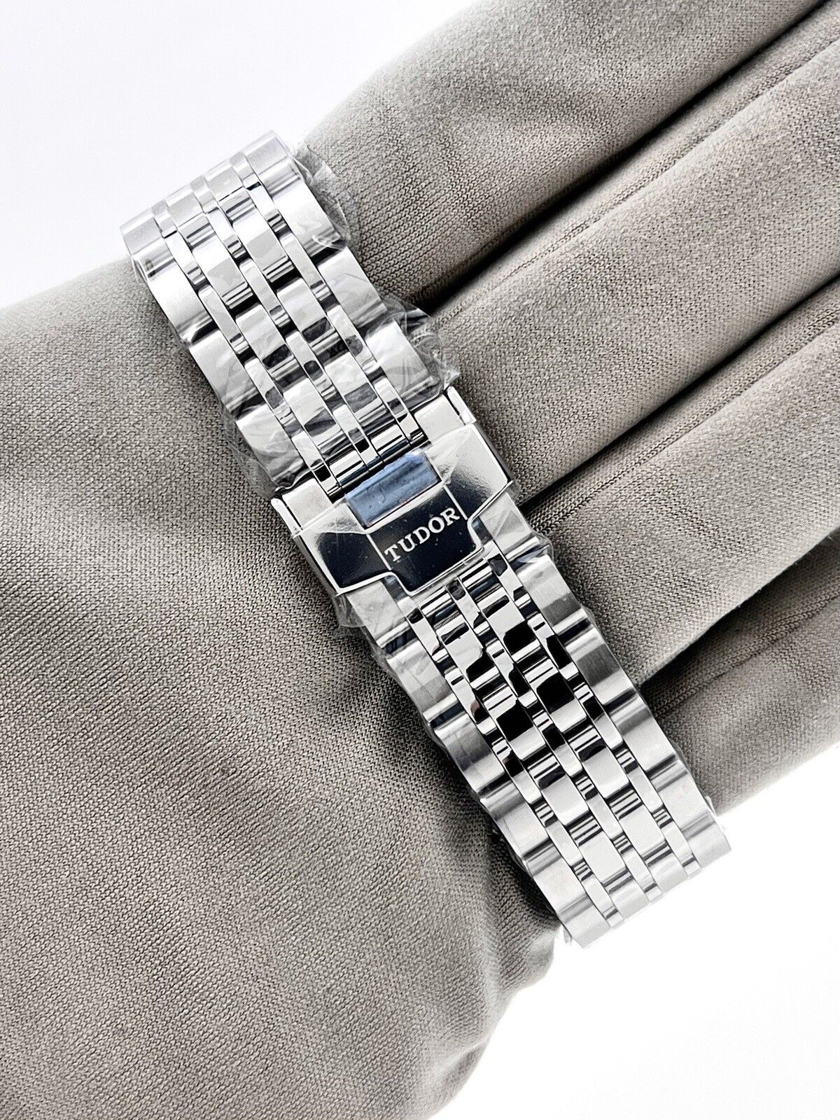 2022+ NEW TUDOR  Tudor 1926 91450-0005 Opaline Dial Unisex Watch B&P