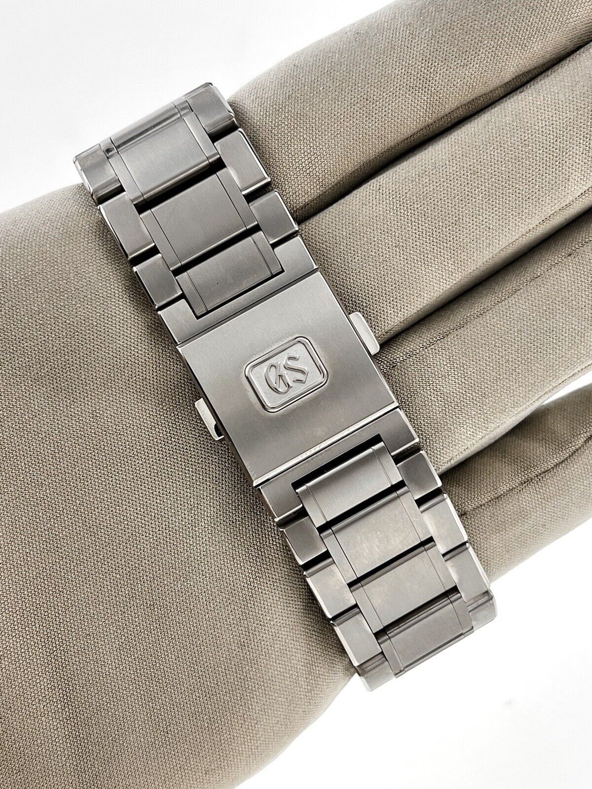 2022 Grand Seiko Evolution 9 Collection GMT Automatic Mens Watch SBGE283 41mm