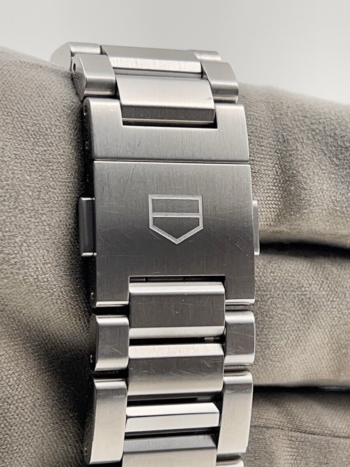 2022 Tag Heuer Carrera Steel Black Dial 43mm Automatic Men’s Watch CBG2010