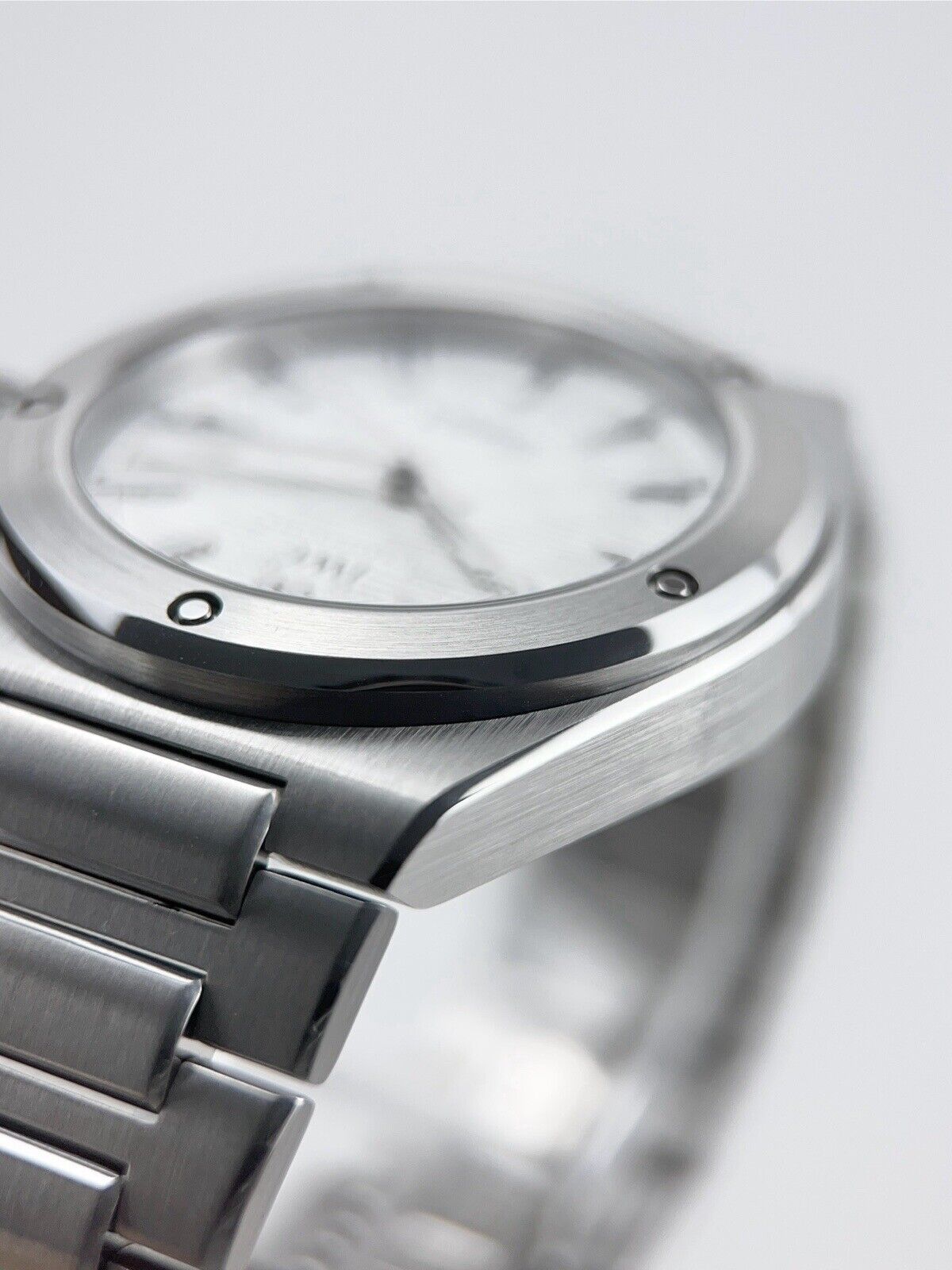 2023 NEW IWC Ingenieur Steel White 40mm Automatic Men’s Watch IW328902 - B/P