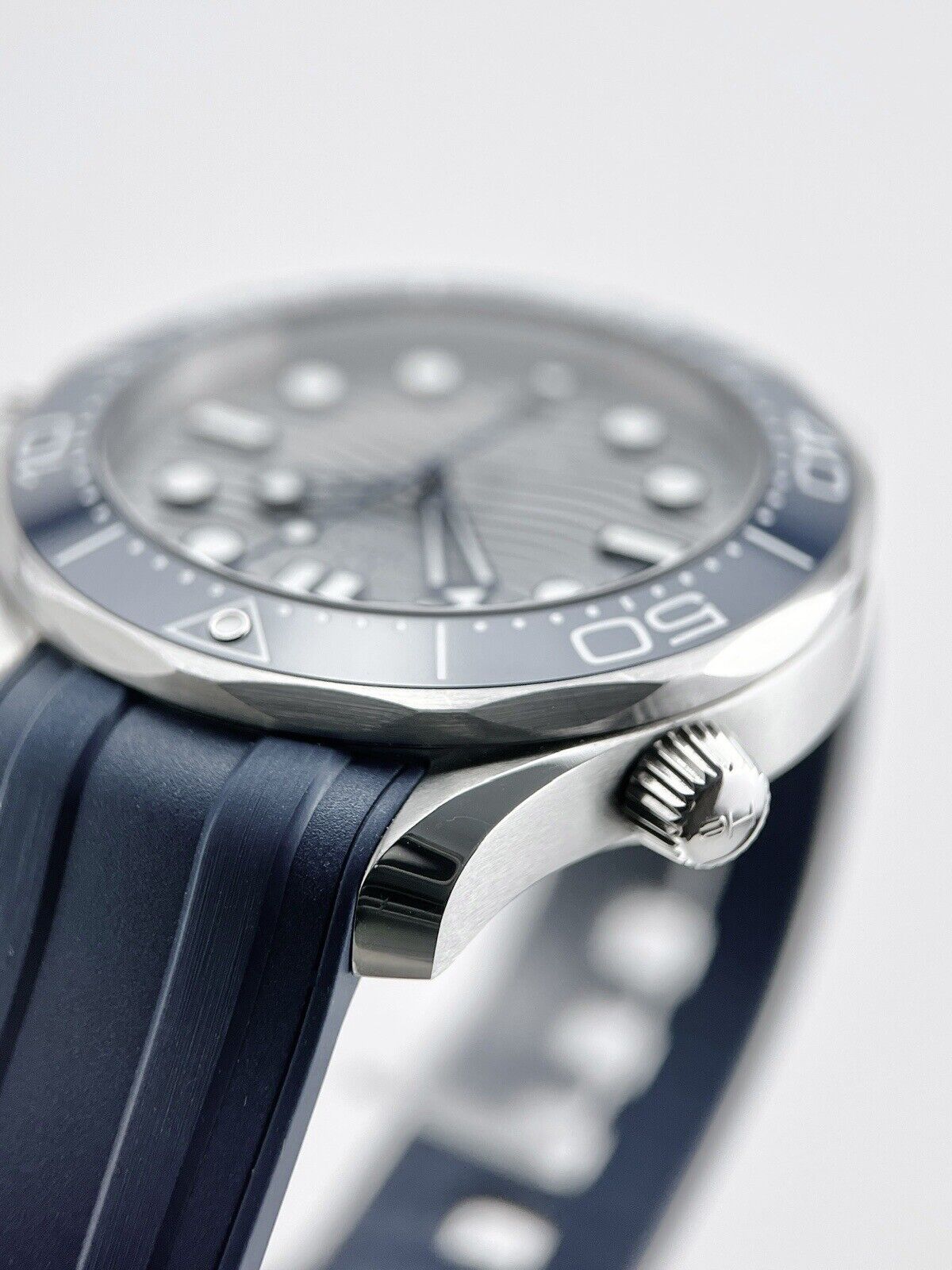 2022 Omega Seamaster 300m Blue Grey Wave Dial 42mm 210.32.42.20.06.001  - B/P