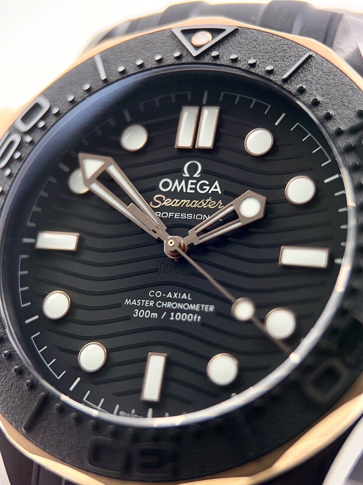 2022 Omega Seamaster Diver 300m Ceramic Black 43.5mm 210.62.44.20.01.001 - B/P