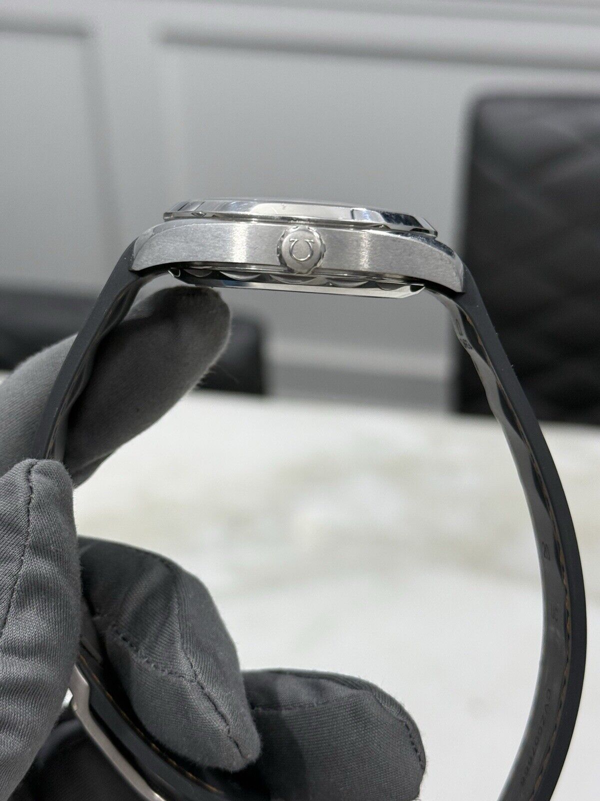 2021 Omega Seamaster Aqua Terra Automatic Rubber Watch 220.12.41.21.02.002 - B/P