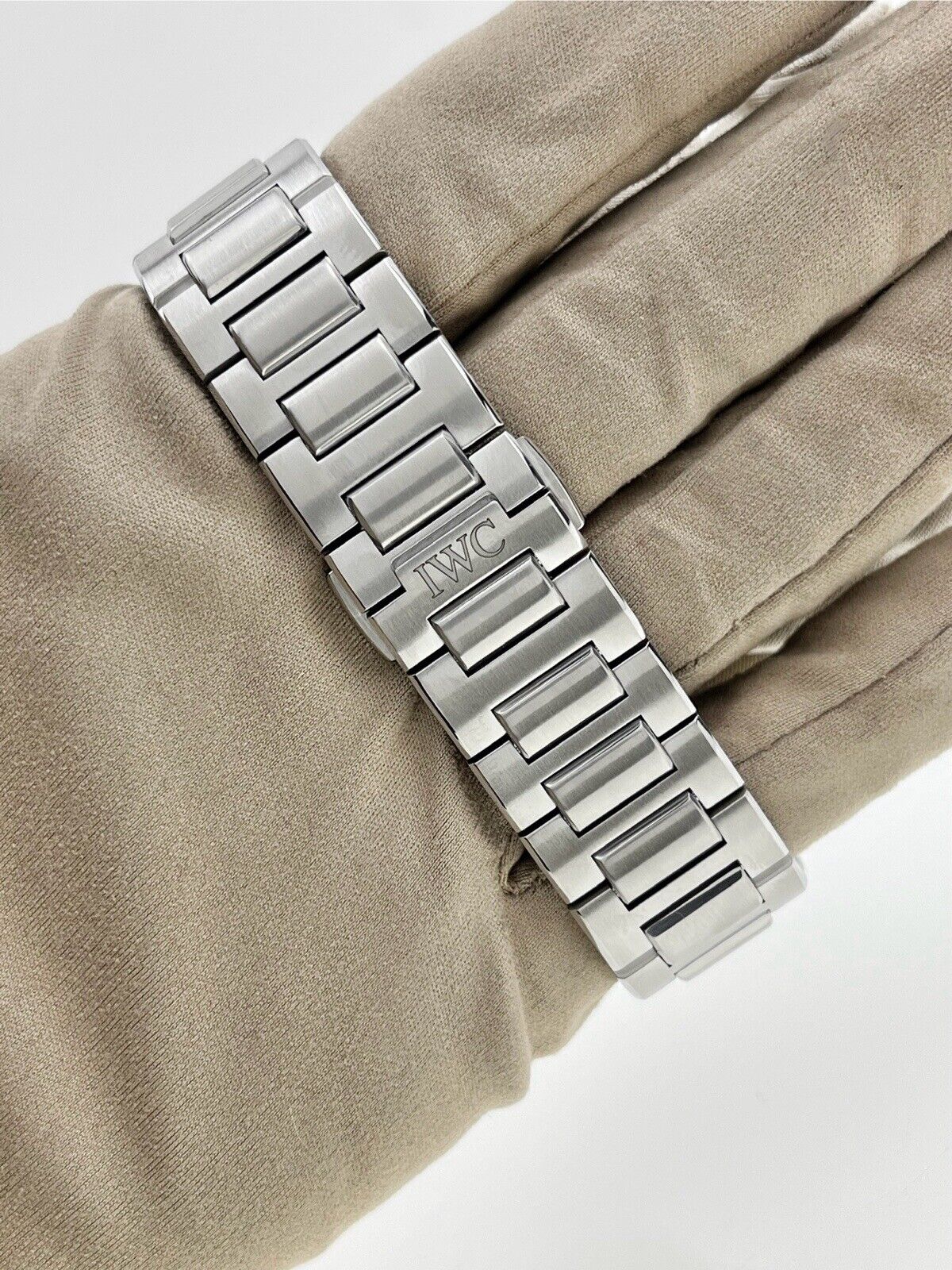 2023 NEW IWC Ingenieur Steel White 40mm Automatic Men’s Watch IW328902 - B/P