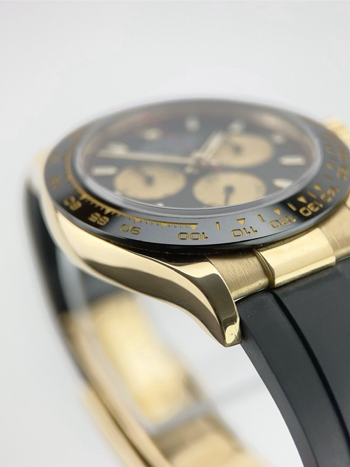 2018 Rolex Daytona 18k Yellow Gold Black Dial 40mm Automatic Mens Watch 116518LN
