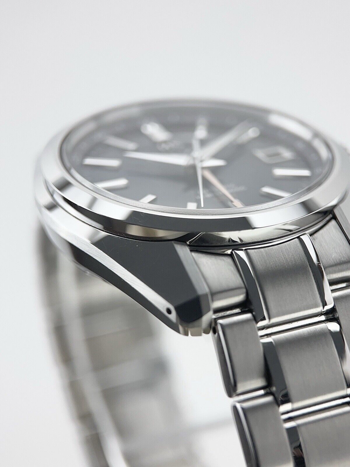 2020 Grand Seiko Heritage Steel Blue Dial 40mm Automatic Men’s Watch SBGJ235