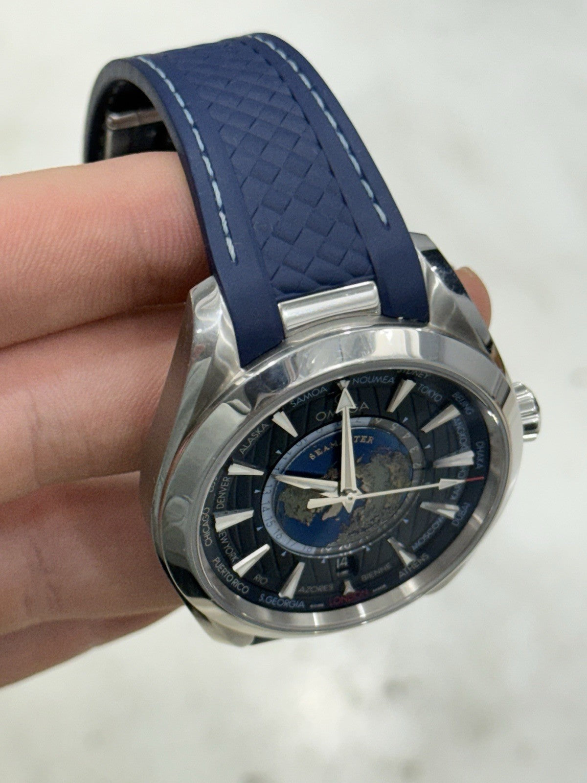 2021 Omega Seamaster GMT Aqua Terra Worldtimer Blue Dial 220.12.43.22.03.001