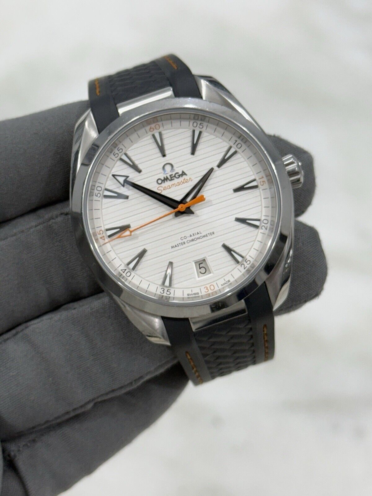 2021 Omega Seamaster Aqua Terra Automatic Rubber Watch 220.12.41.21.02.002 - B/P