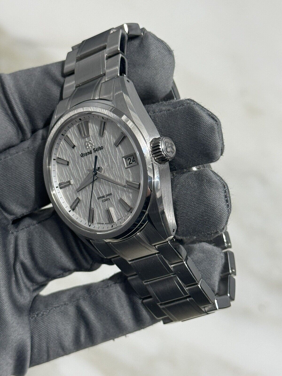 2022 Grand Seiko Evolution 9 White Birch Collection  SLGA009 Silver Dial 40mm