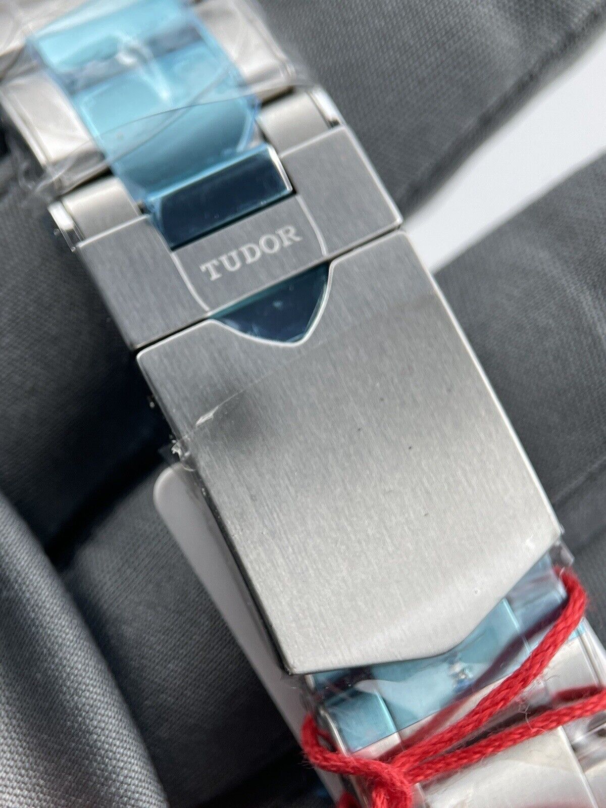 2023 BRAND NEW Tudor Black Bay 41 Automatic Red Bezel Watch 79230R - B/P