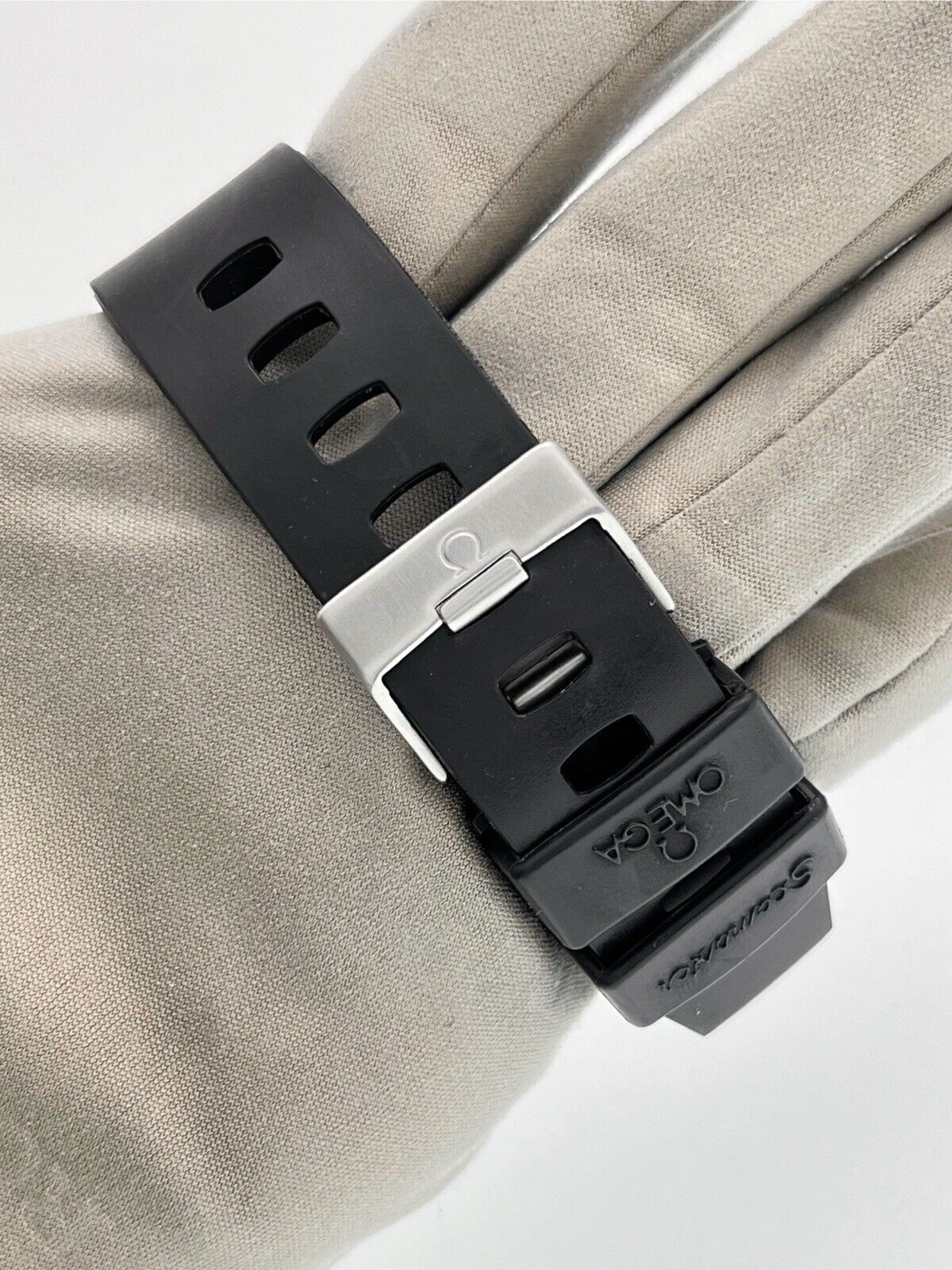 2018 Omega Seamaster Planet Ocean Steel Automatic Mens Watch 232.30.46.21.01.001