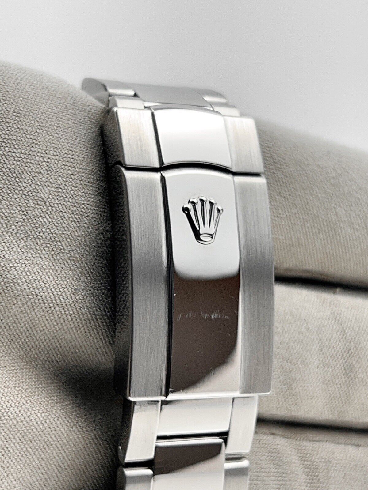 2023 Rolex Datejust Automatic 41mm Steel Mens Oyster Bracelet Watch Ref - 126300