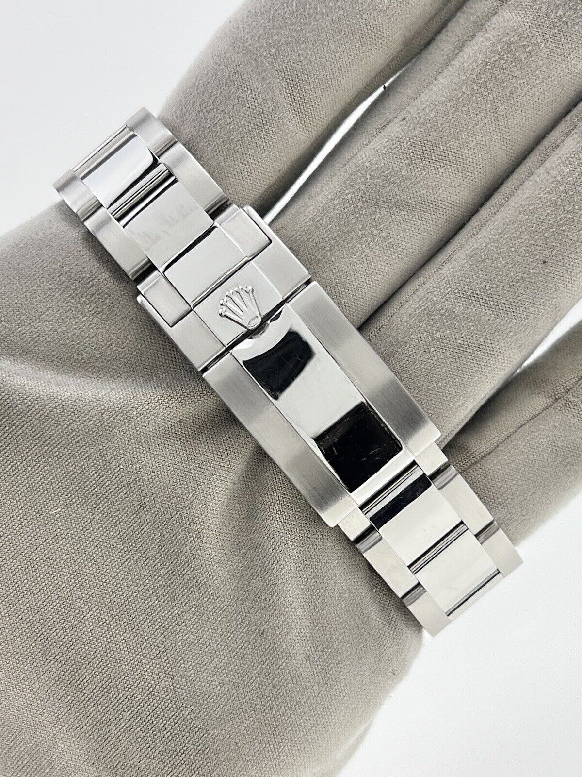 2015 Rolex Daytona Automatic 40mm Stainless Black Dial 116520 - Box And Papers