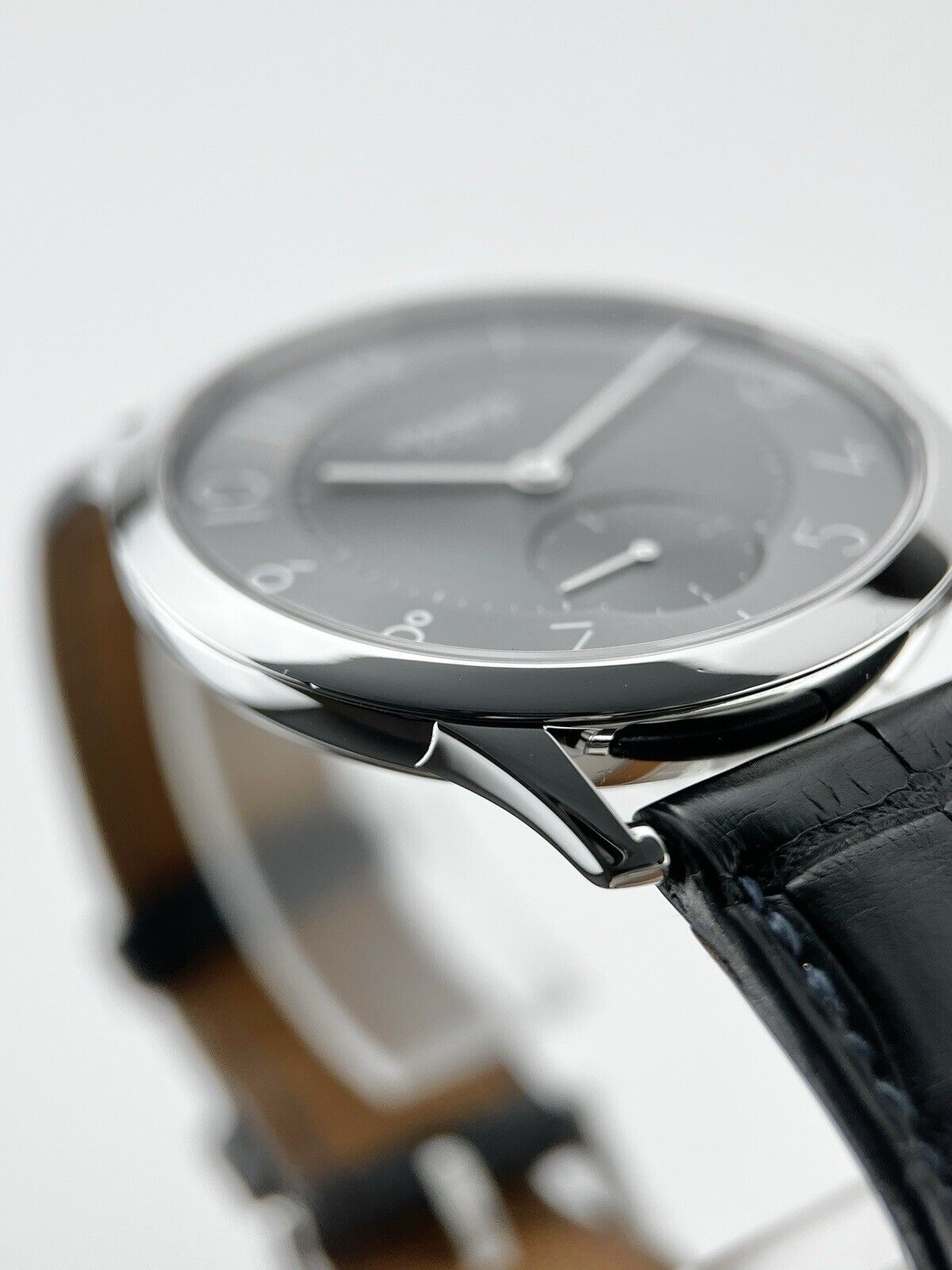 2018 Hermes Slim 39mm Automatic Men’s Watch CA.2.810 - Box And Papers