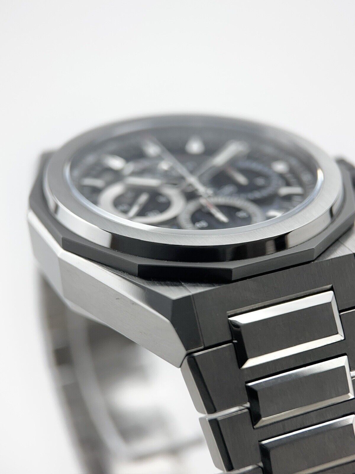 Zenith Defy Extreme Wristwatch 95.9100.9004/01.I001 Titanium 45mm Automatic