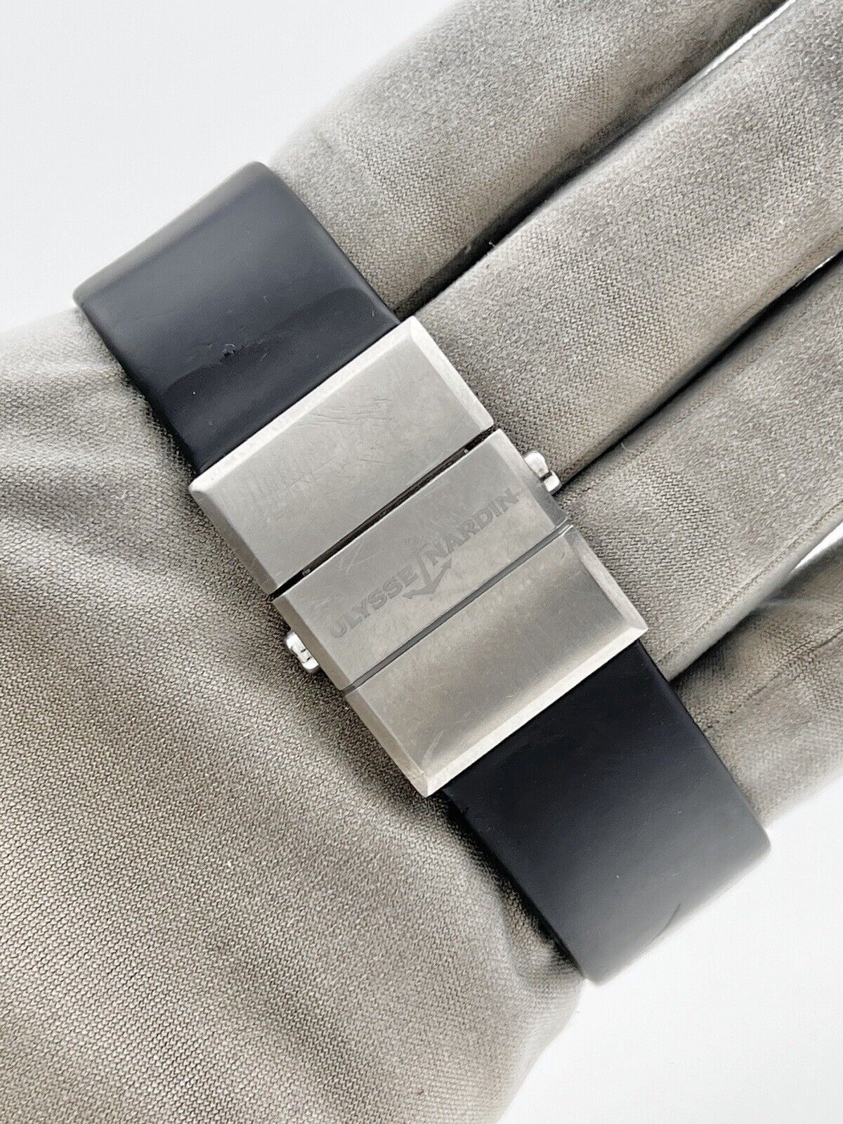 Ulysse Nardin Maxi Marine Stainless Diver Silver Dial 42mm Ref- 263-33 W/ Box