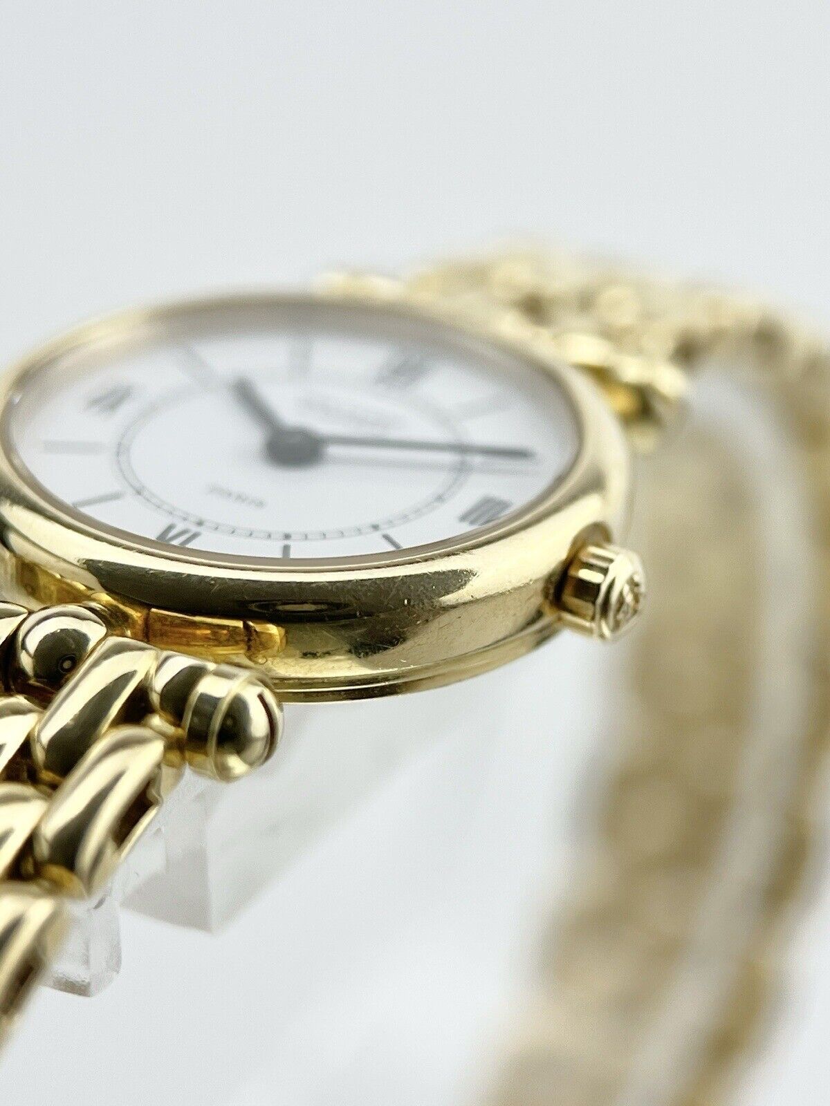 Van Cleef & Arpels Quartz Movement 21mm 18k Yellow Gold Watch 122901