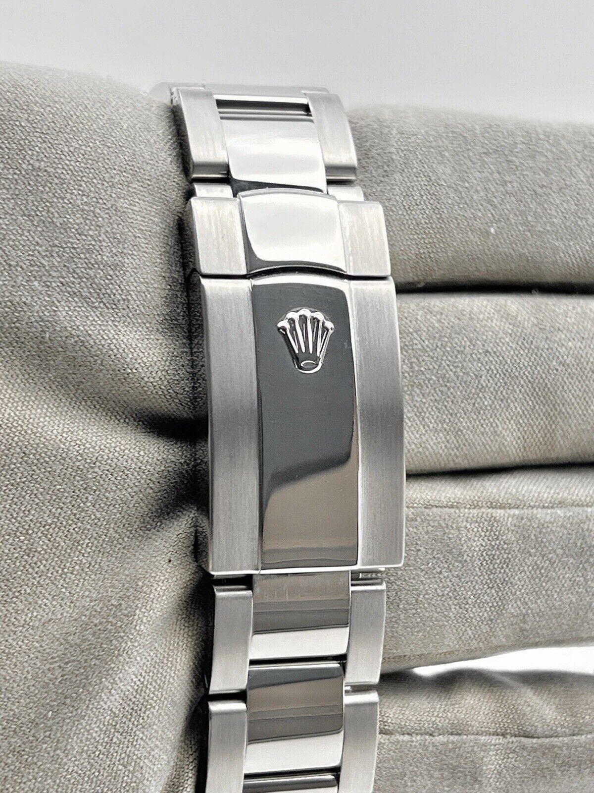 2021 Rolex Datjust 41 Automatic White Dial Men’s Watch Ref-126300 Box And Papers