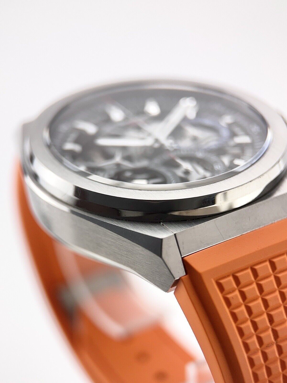 Zenith Defy El Primero Automatic 44mm Titanium 95.9000.9004 - Box And Papers