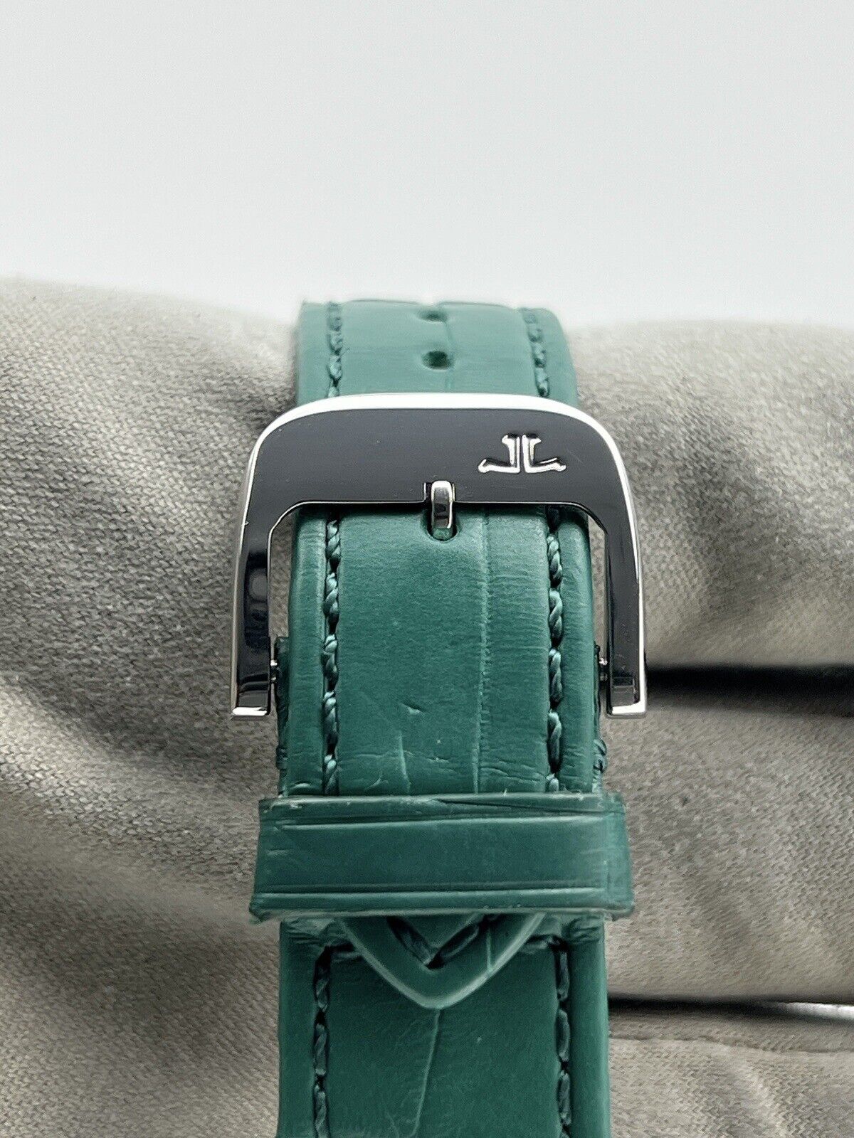 2020 Jaeger-LeCoultre Reverso Classique Quartz Q2518540 Watch - Box/Papers