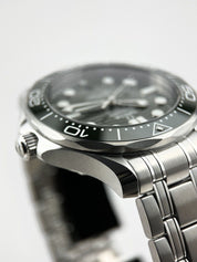 2022 GREEN Omega Seamaster Professional 300m GREEN DIAL 42mm - Box/Papers
