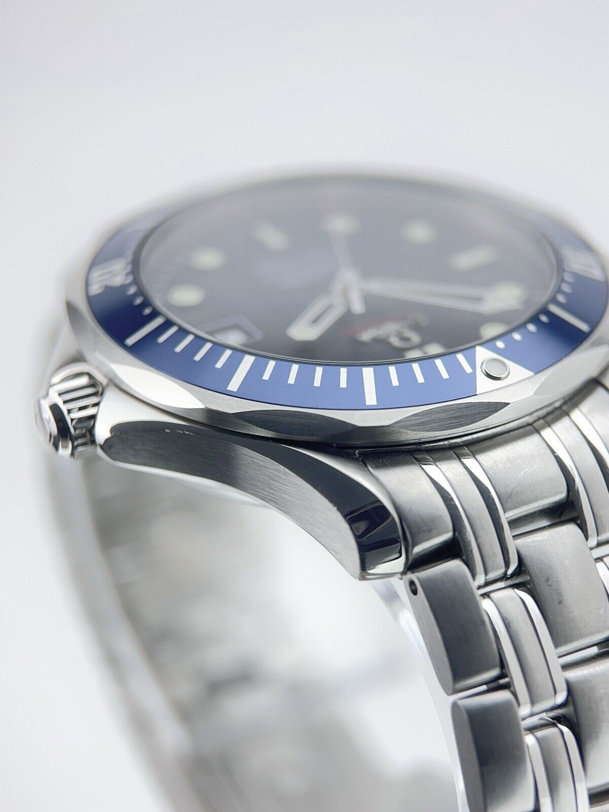 Omega Seamaster Diver 300m Stainless Steel Blue Dial 41mm Automatic Mens 2220.80