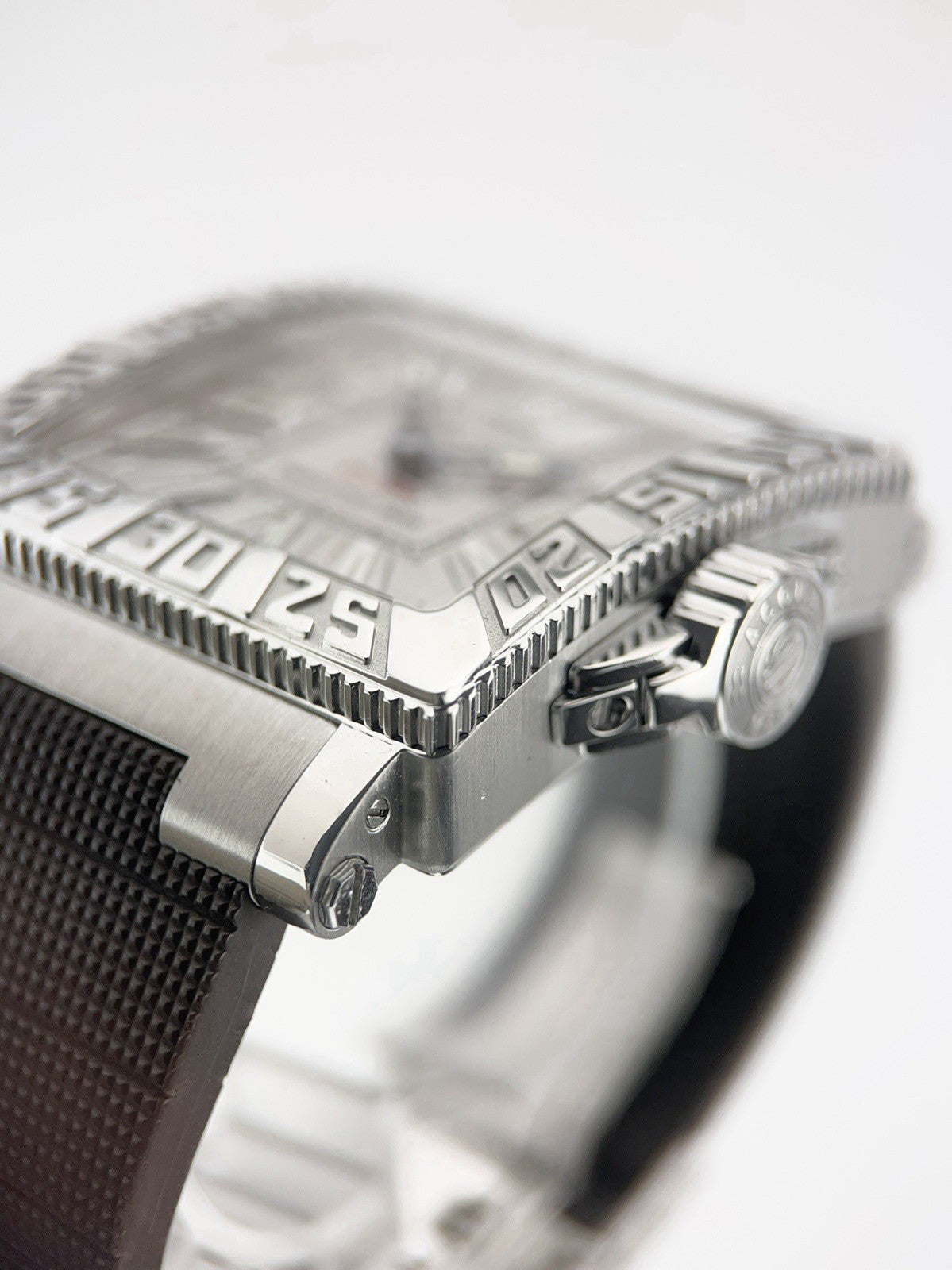 Roger Dubuis Stainless Steel Silver Dial 41mm Automatic Mens Watch G41 57 9 3 53