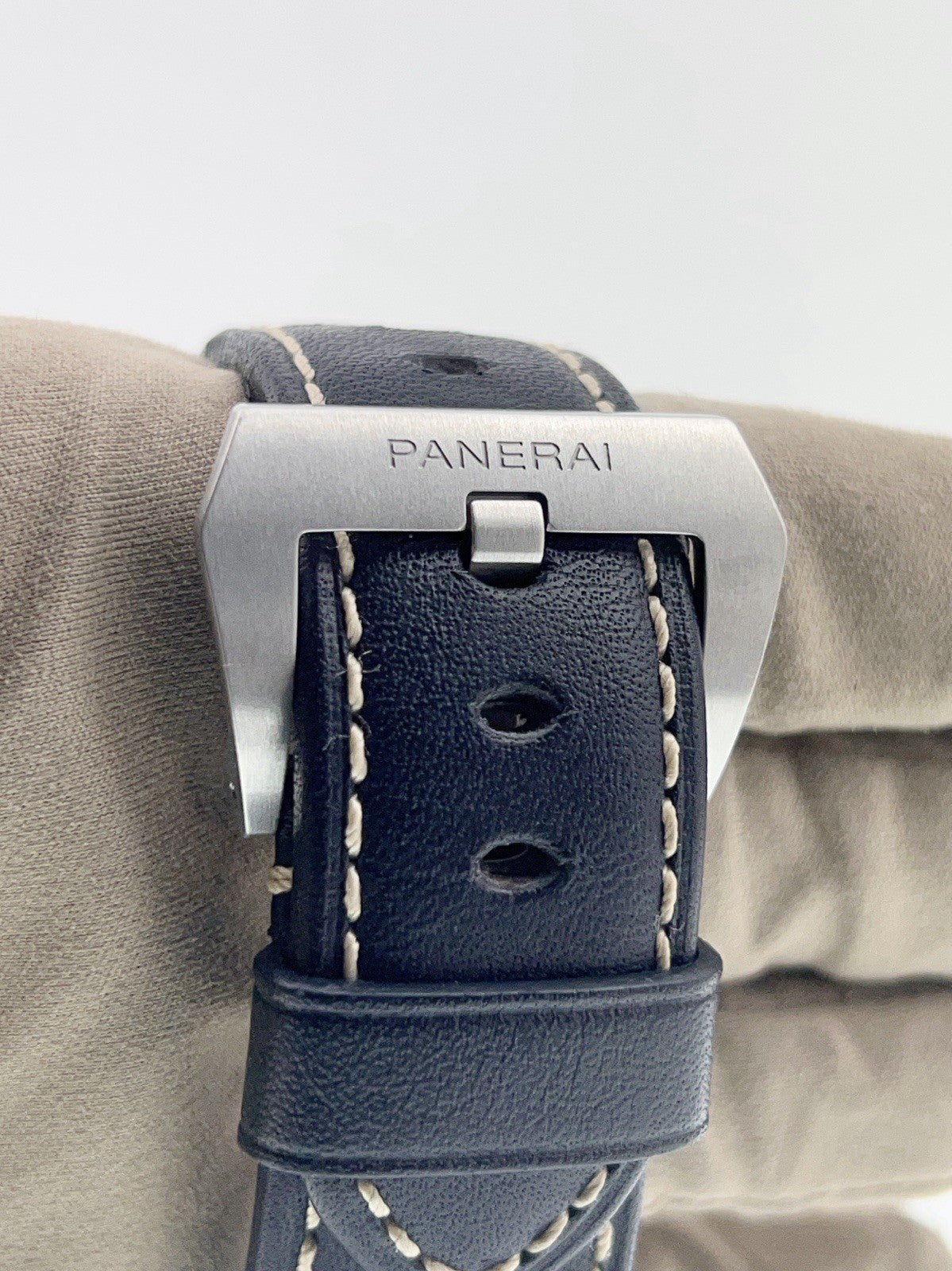 Panerai Luminor Stainless Steel Blue Dial 44mm Manual Men’s Watch PAM01085