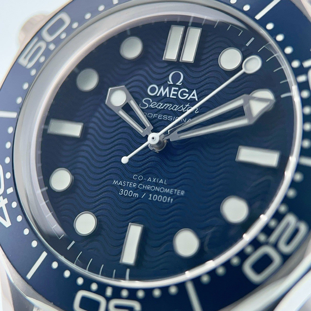 Omega Seamaster Bond 210.30.42.20.03.002