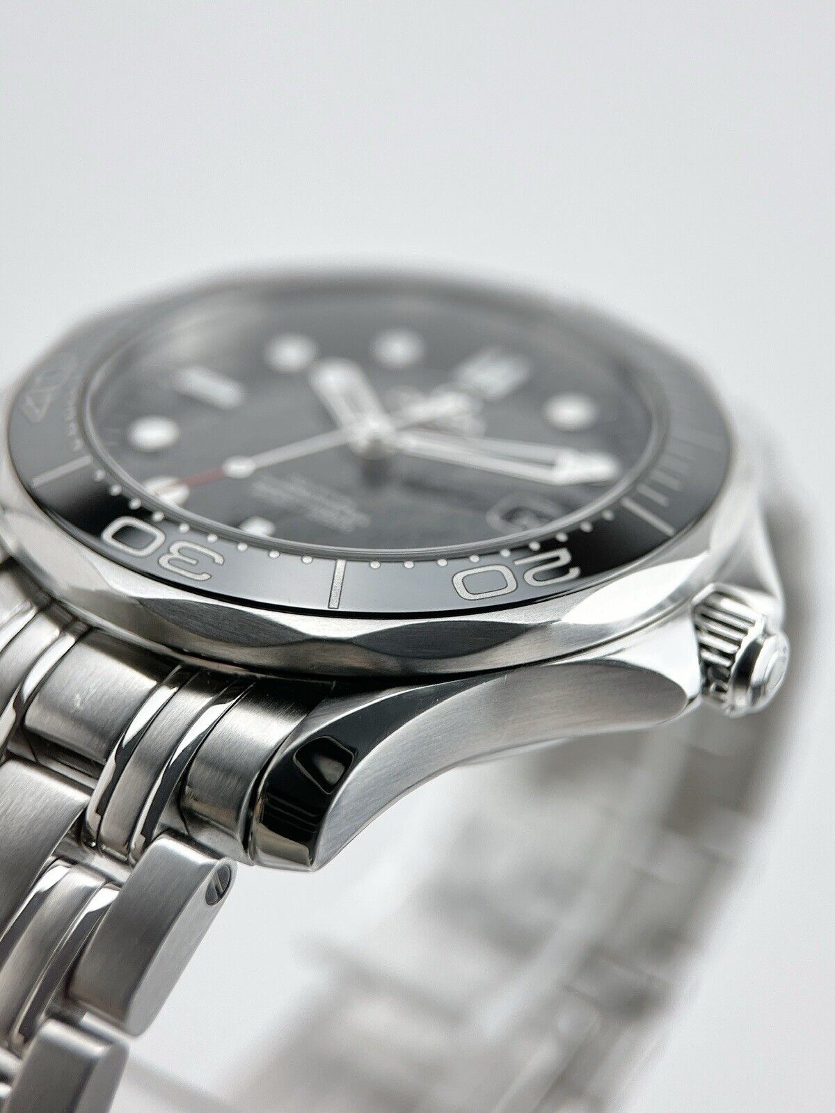 Omega Seamaster 300M James Bond 007 Limited Edition 41mm 212.30.41.20.01.005