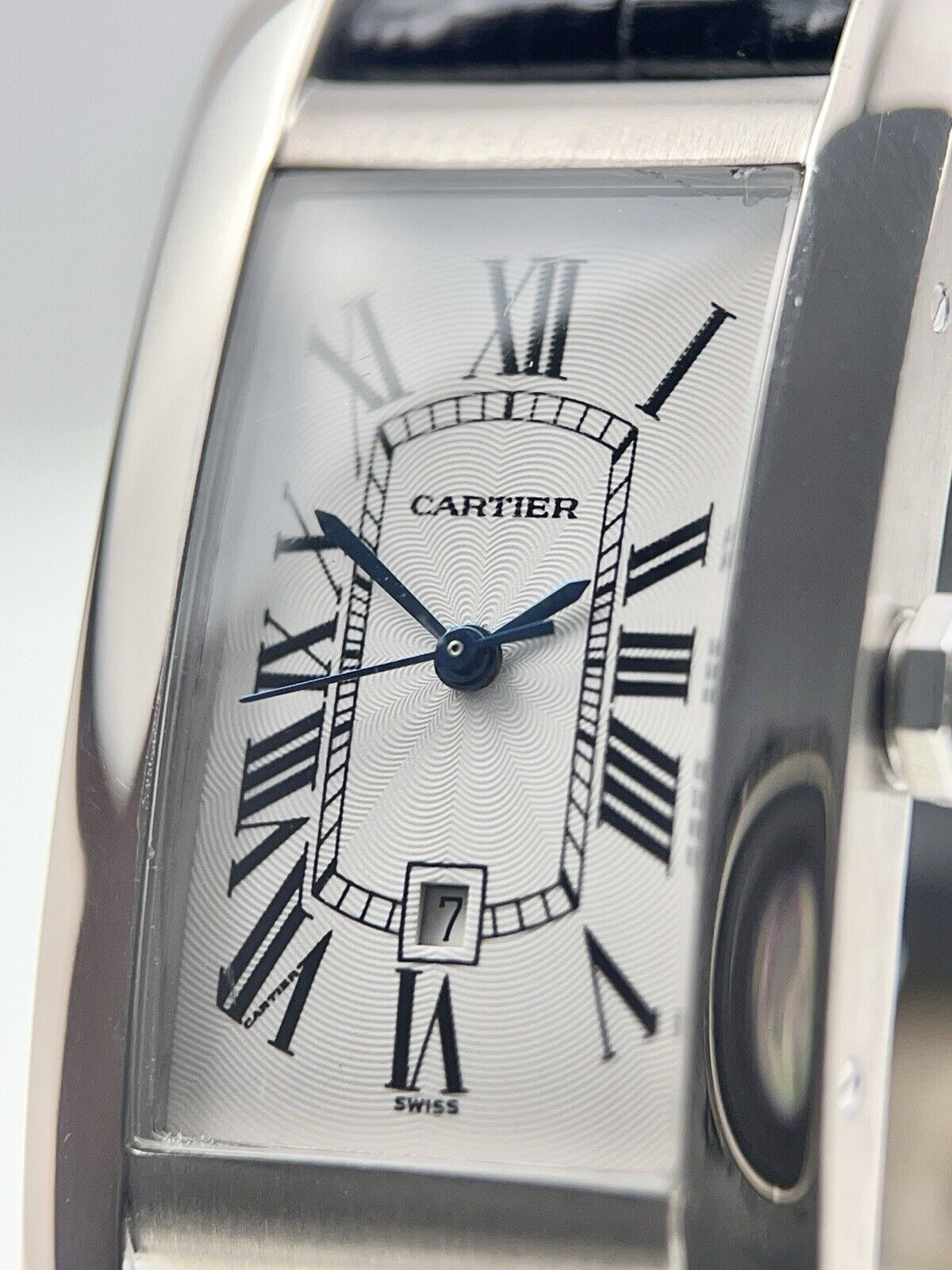 Cartier Americaine Midsize 18k White Gold 22mm Automatic Unisex Watch W2603655