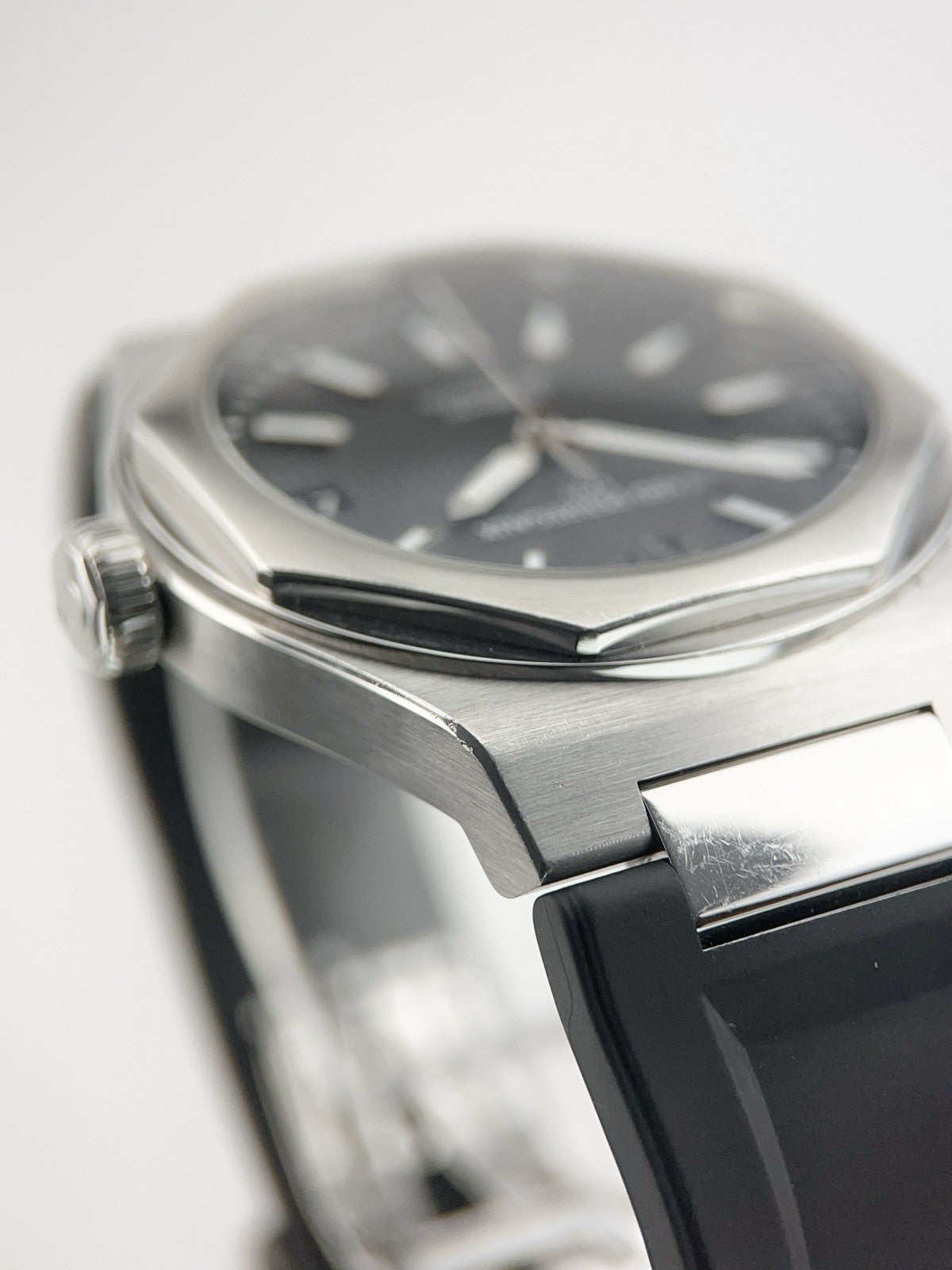 Girard Perregaux Laureato Stainless Steel Black Dial 42mm Automatic Men’s 81010