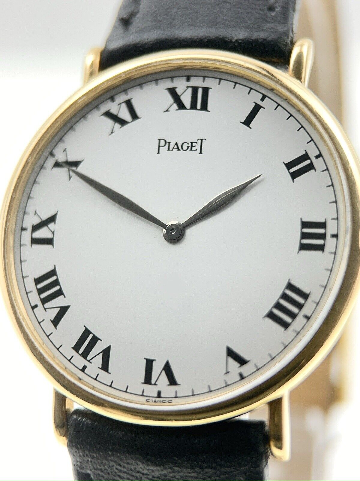 Piaget Altiplano 18k Yellow Gold 32mm Manual Wind Unisex Watch 9035