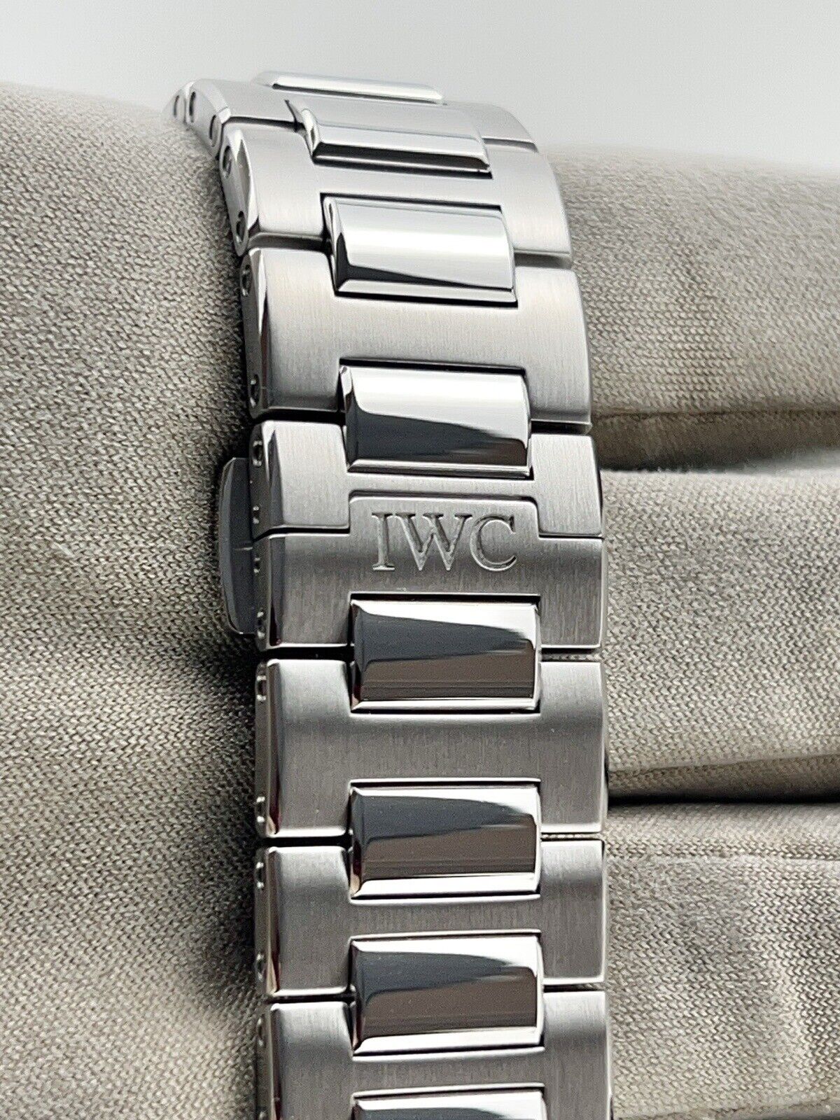 NEW 2024 IWC Ingenieur Stainless Steel Green 40mm Automatic Mens Watch IW328903