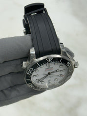 Omega Seamaster Diver Steel White Dial 42mm Watch 210.32.42.20.04.001