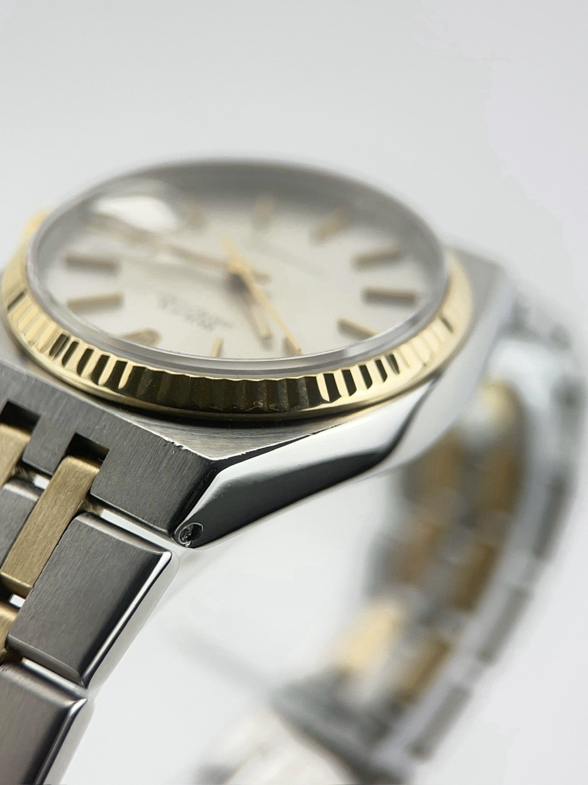 Rolex Oysterquartz Datejust Gold & Steel Silver Dial 36mm Quartz Men Watch 17013