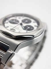 Girard Perregaux Laureato Stainless Steel Silver Dial 42mm Automatic Men’s 81020