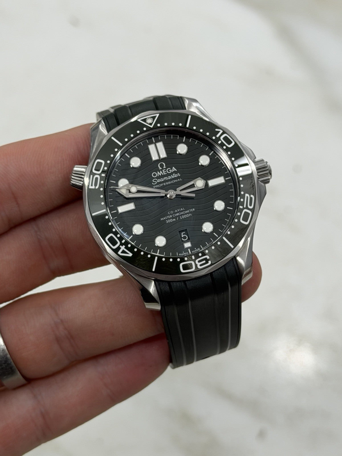 Omega Seamaster Diver Steel Green Dial 42mm Auto Mens Watch 210.32.42.20.10.001