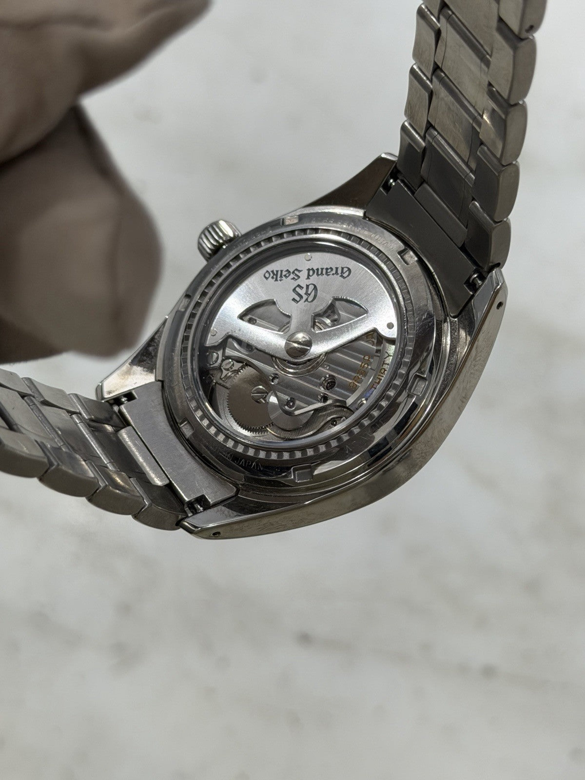 Grand Seiko Spring Drive Titanium Cream Dial 41mm Automatic Mens Watch SBGA011