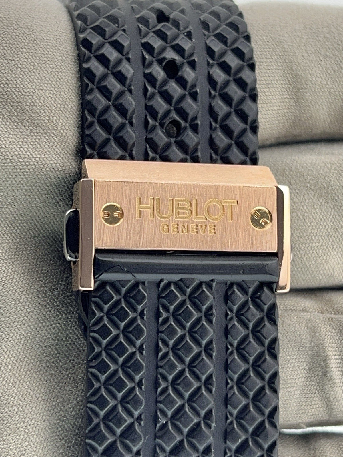 Hublot Big Bang Chronograph 18k Rose Gold Black Dial 44mm Watch 301.PB.131.RX