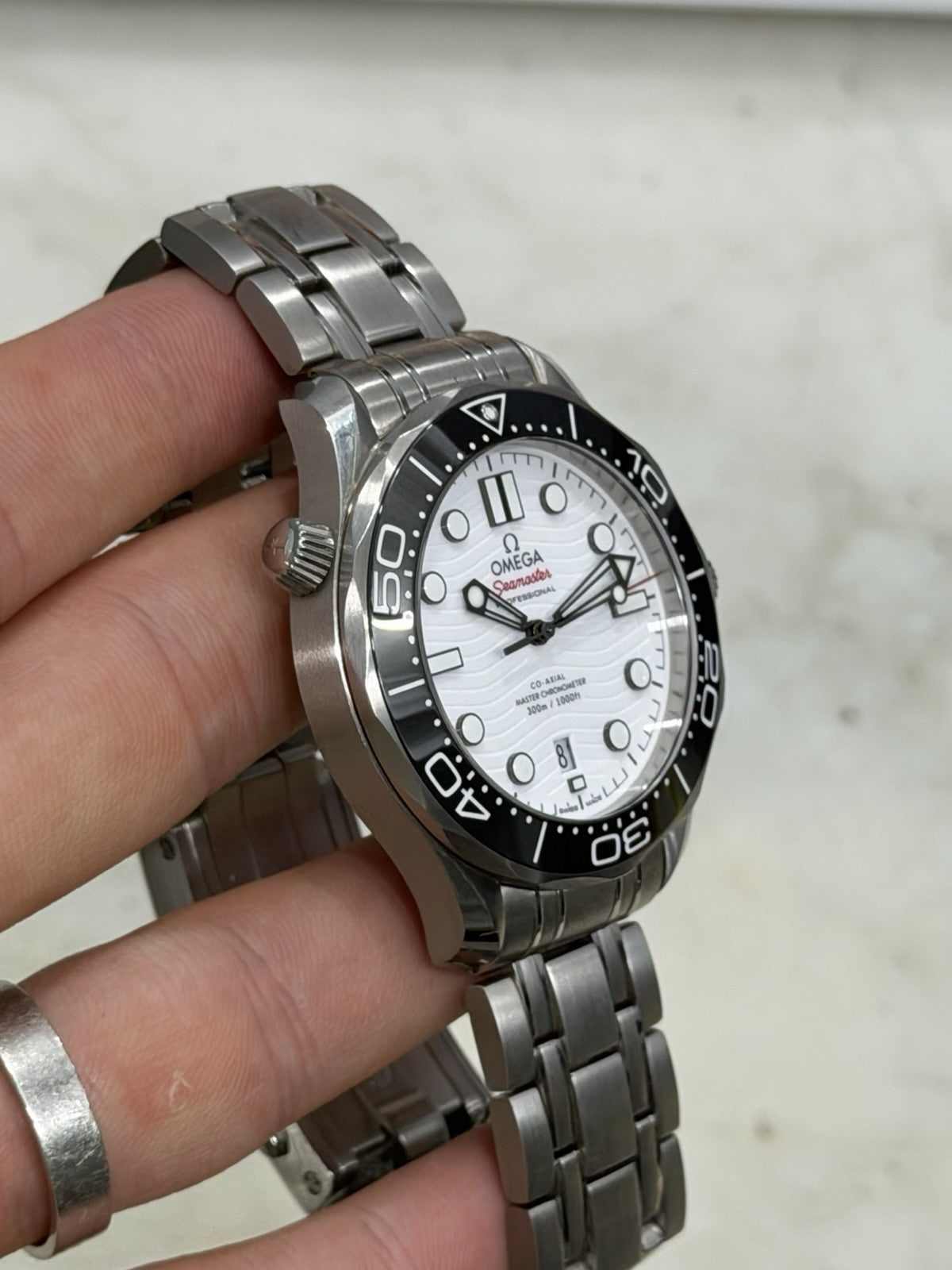 2022 Omega Seamaster Steel White Dial 42mm Auto Men's Watch 210.30.42.20.04.001