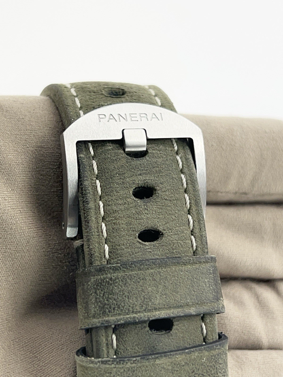 Panerai Luminor Daylight Stainless Steel White Dial 44mm Automatic PAM00188