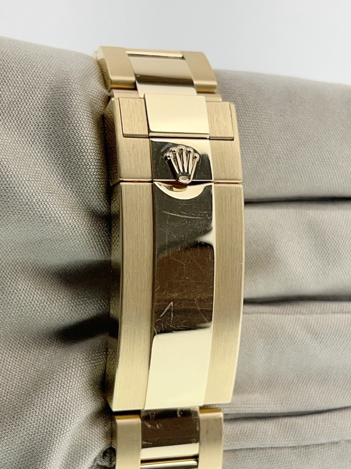 2024 Rolex Submariner 18k Yellow Gold 41mm Automatic Men’s Watch 126618LN