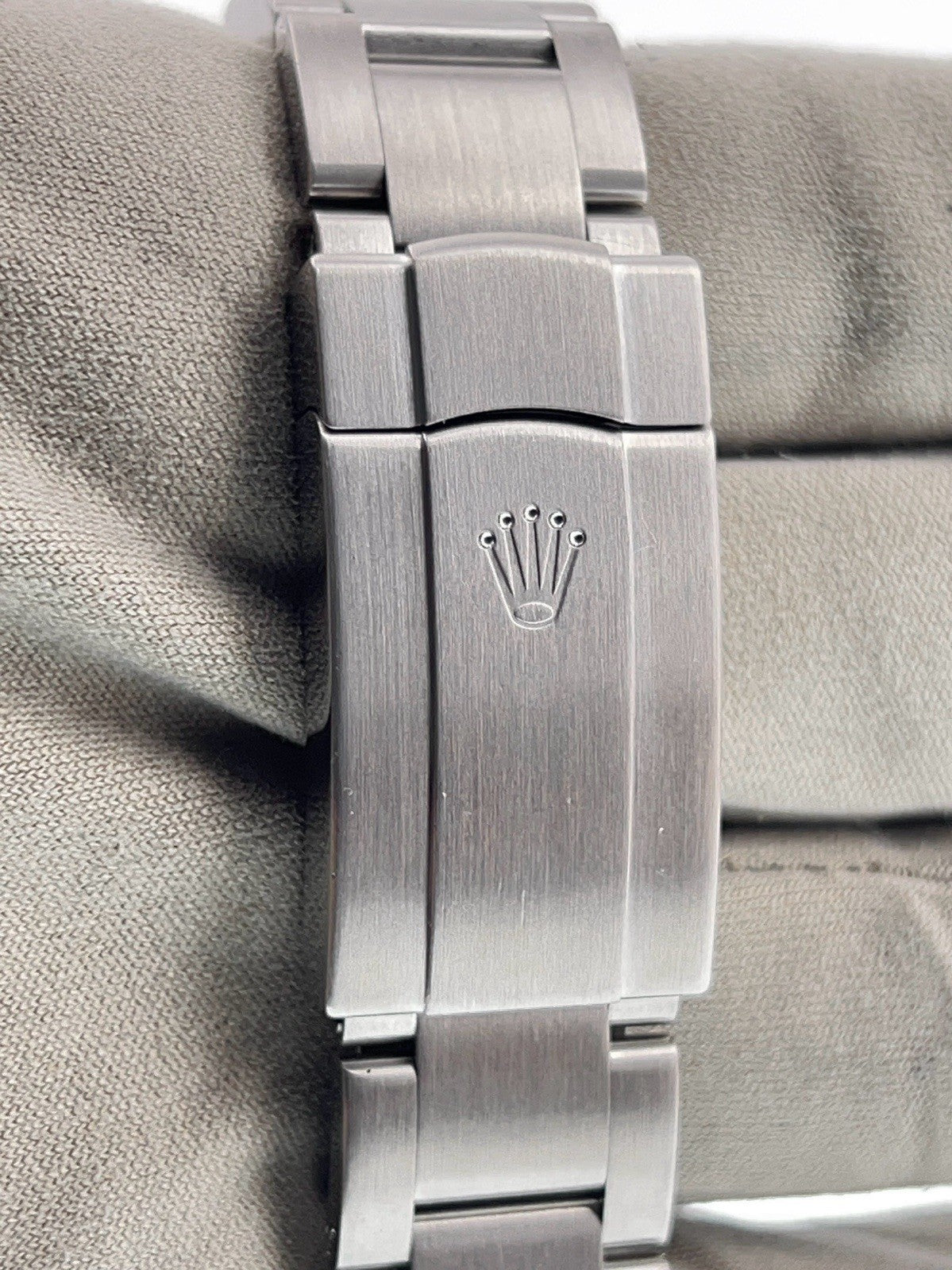 Rolex Oyster Perpetual Stainless Steel Silver Dial 36mm Automatic Men’s 116000