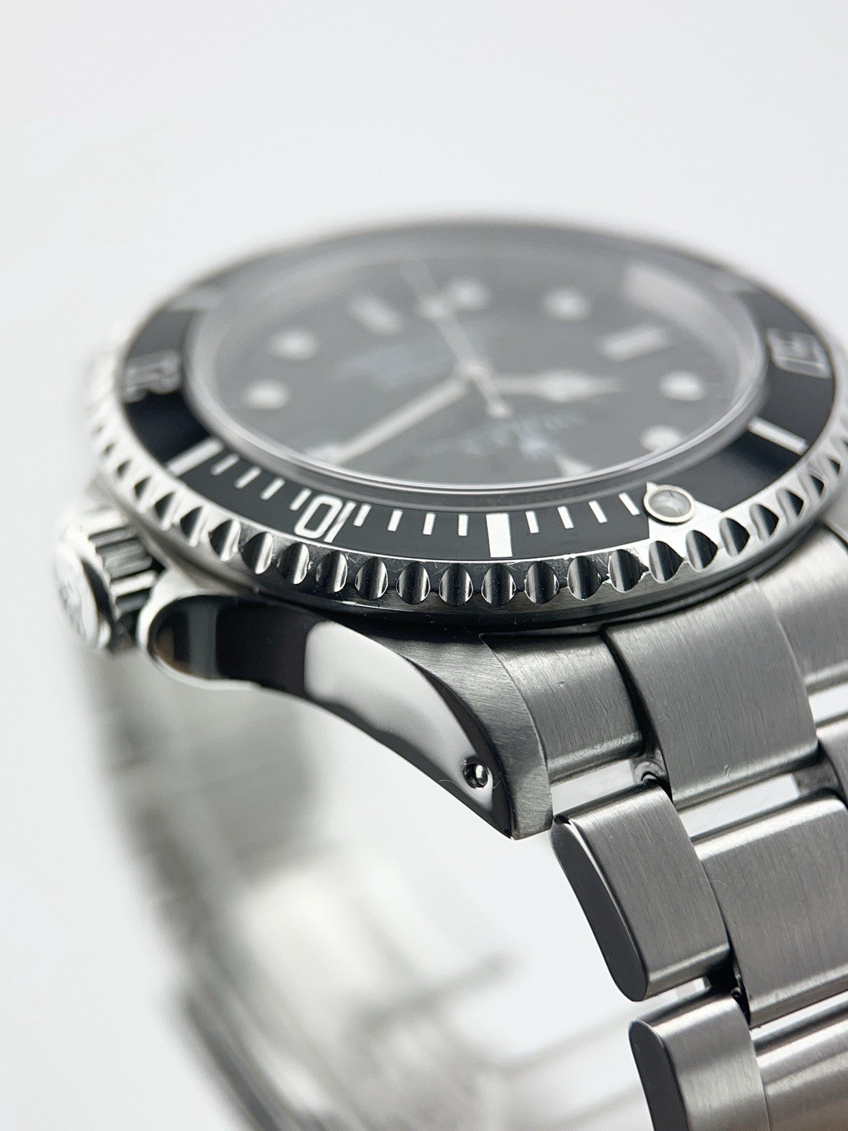 Rolex Sea-Dweller Stainless Steel Black Dial 40mm Automatic Men’s Watch 16600