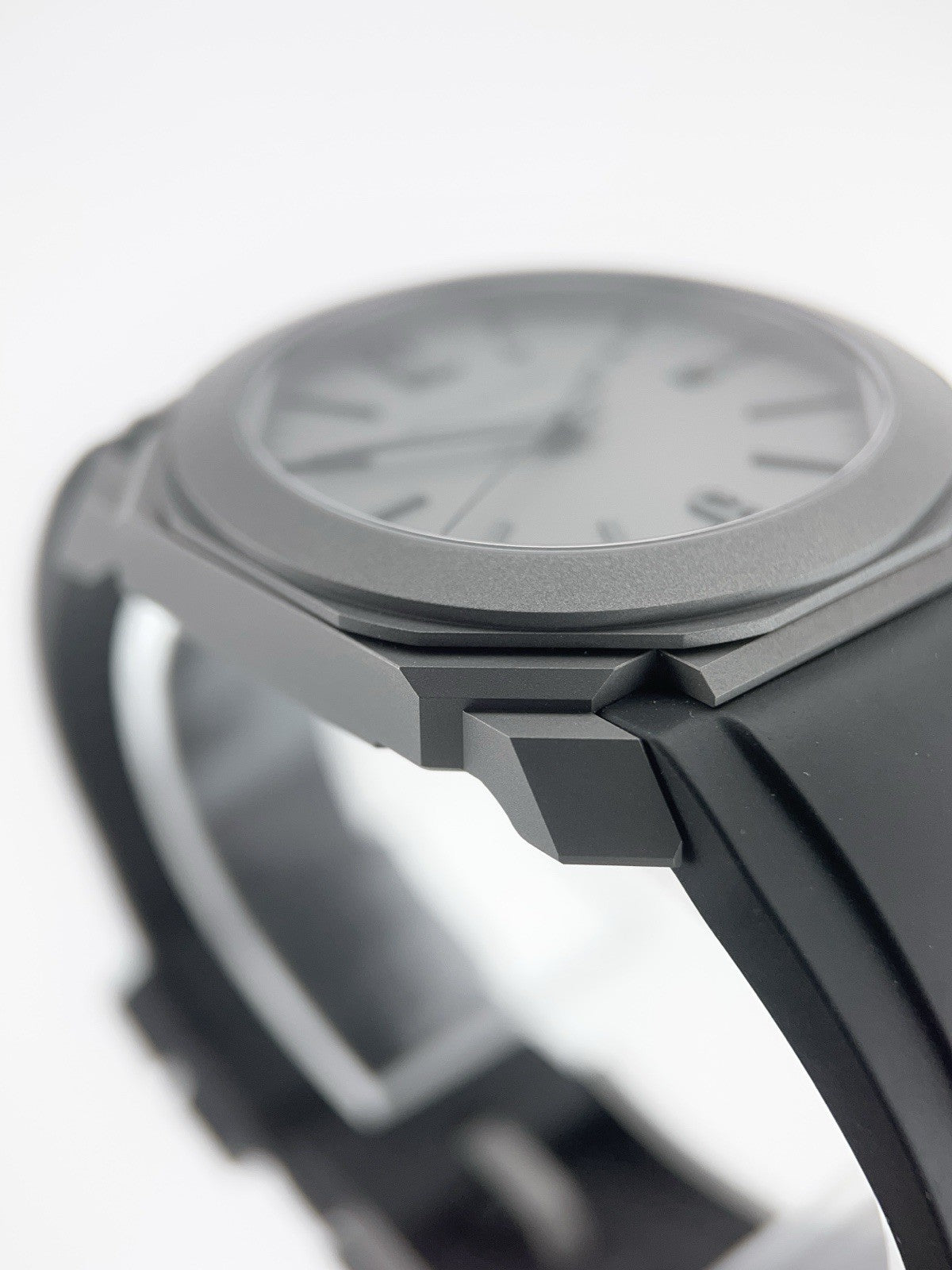 Bulgari Octo Titanium Grey Dial 41mm Automatic Movement Mens Watch BGO41T