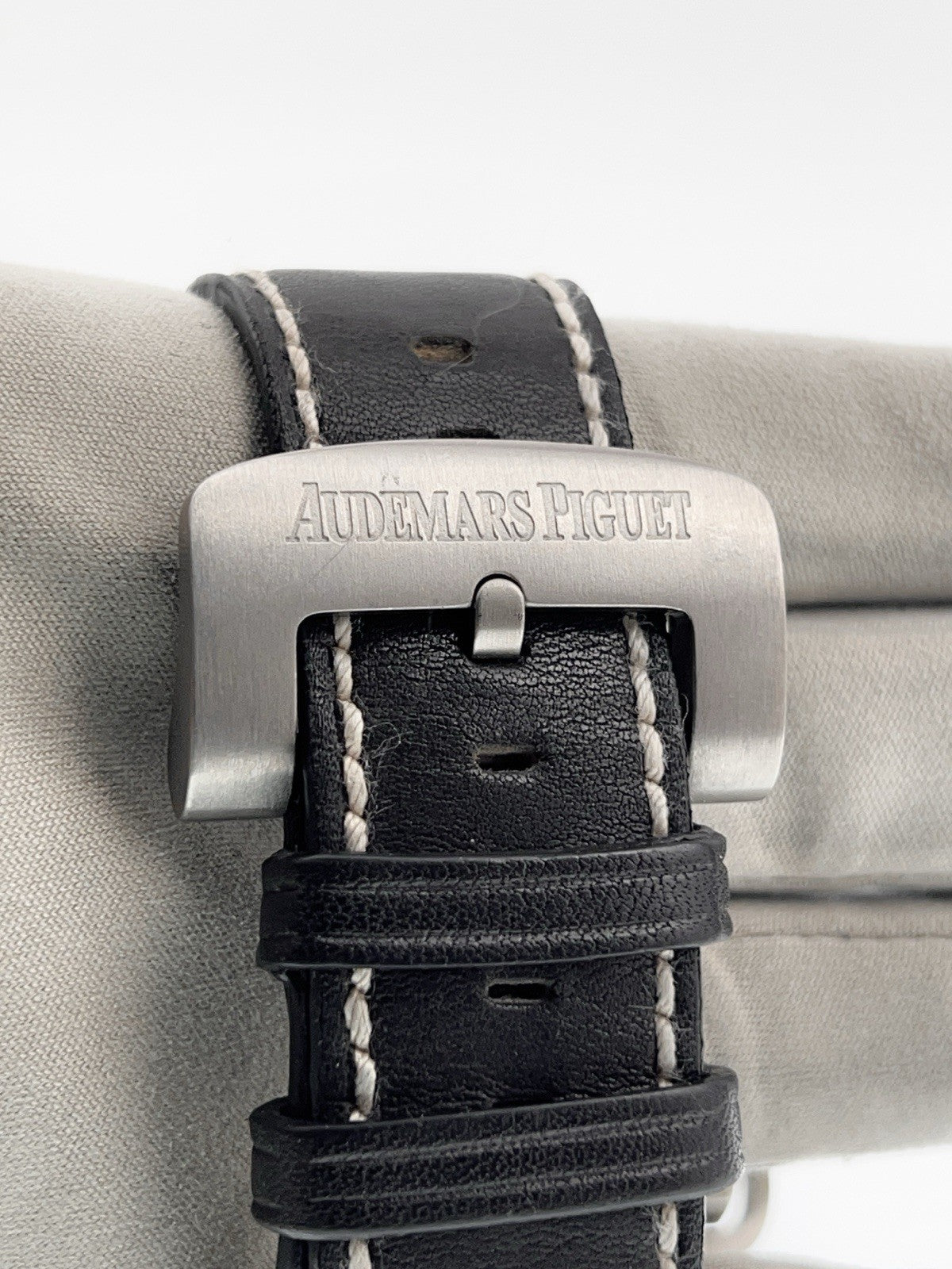 Audemars Piguet Royal Oak Titanium Gray Dial 48mm Automatic Mens Watch 25863TI