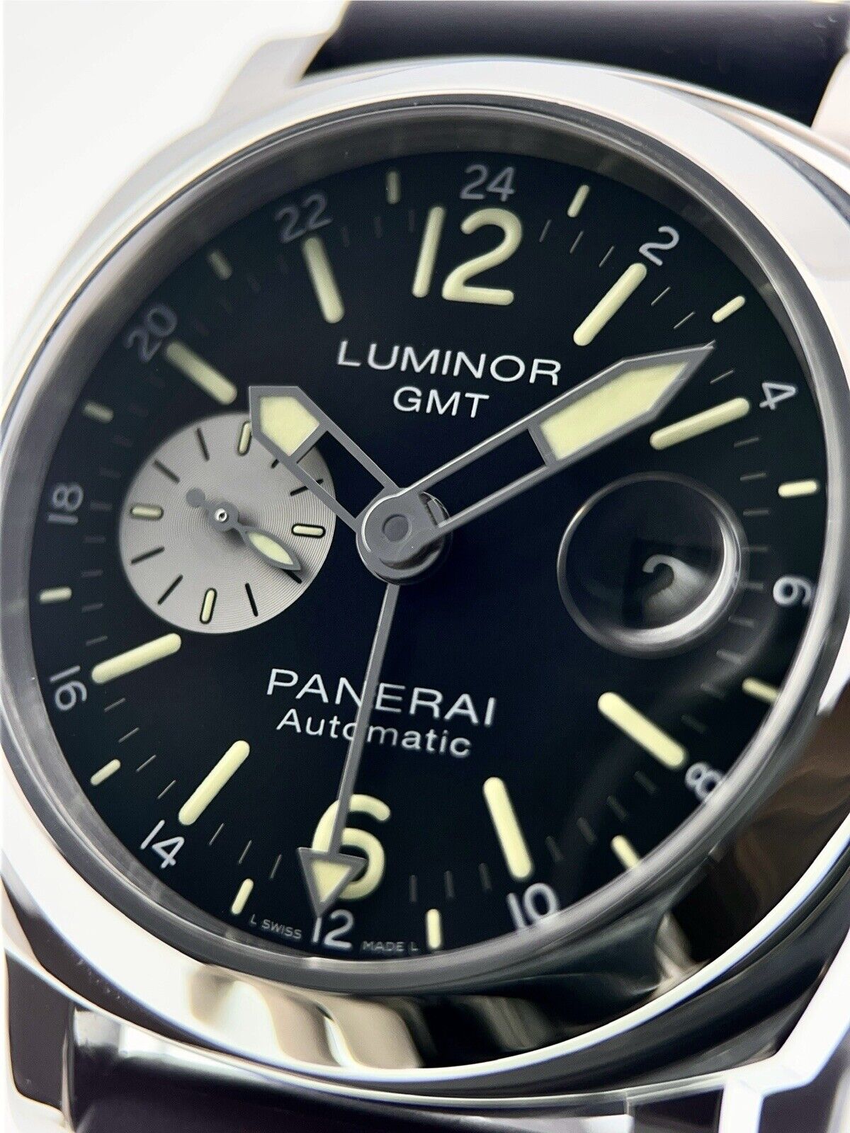 Panerai Luminor GMT Stainless Steel Black Dial 44mm Automatic Mens PAM01088