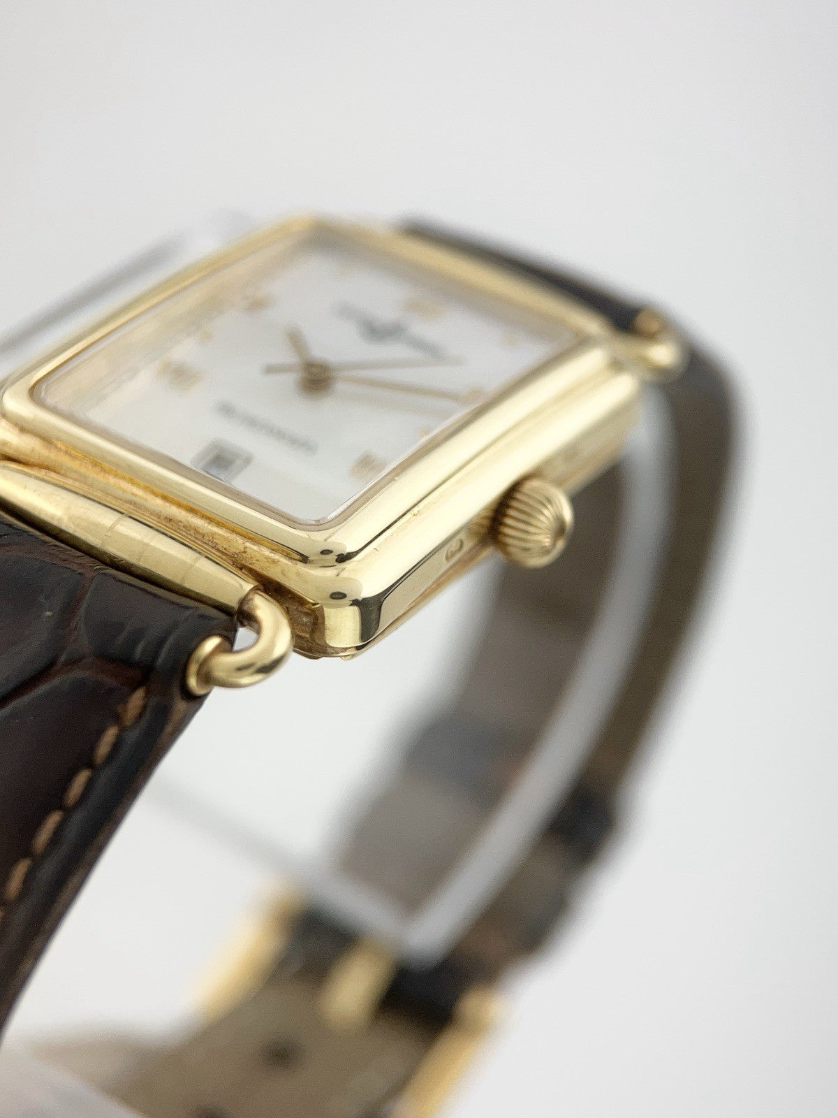 Ulysse Nardin 18k Gold Mother of Pearl Dial 26mm Automatic Women's Watch 181-42